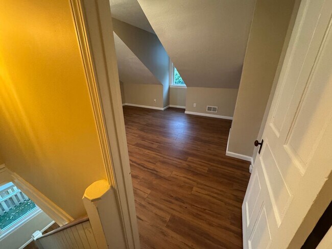 Building Photo - Beautifully Renovated 3BR Row Home in Deutschtown – Spacious, Modern & Incredible Location