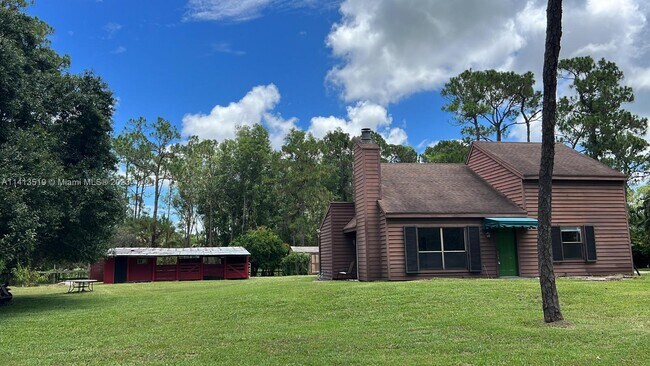 Building Photo - 16059 Wiltshire Dr E