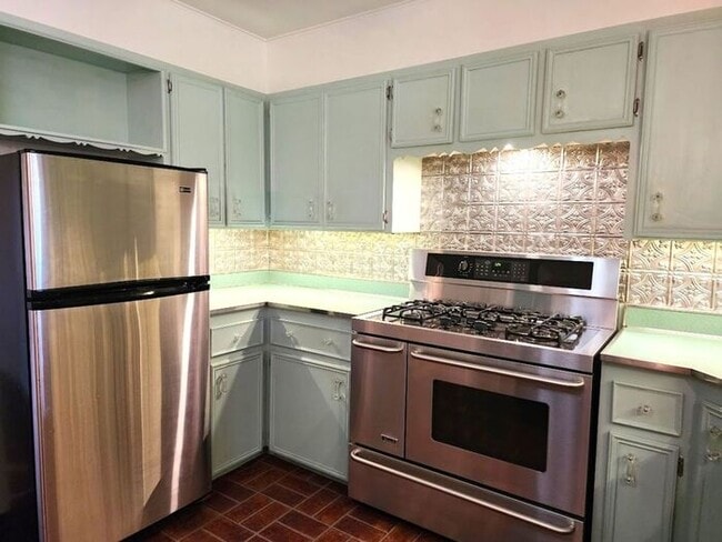 Building Photo - 2 Bed 1.5 Bath 1 Car Garage in the GRADY MUSGRAVE LAKESIDE Addition