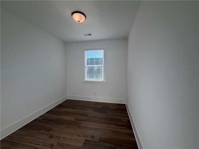 Building Photo - 1605 Aeslin Dr NW