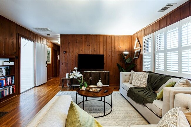 Building Photo - 4061 Lower Roswell Rd