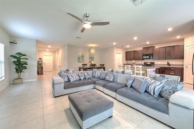 Primary Photo - 10210 White Linen Ave