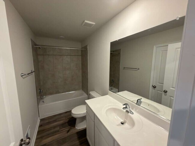 Building Photo - 8760 Whitman Dr