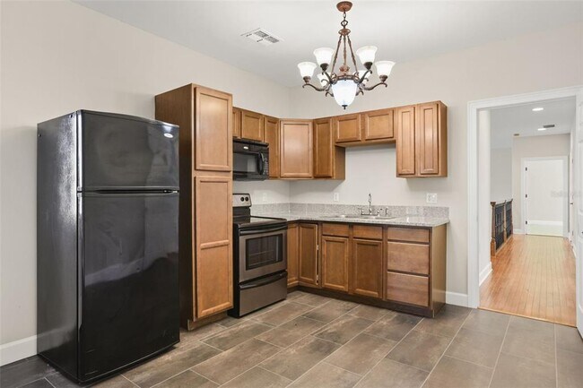 Building Photo - 5554 Palm Lake Cir