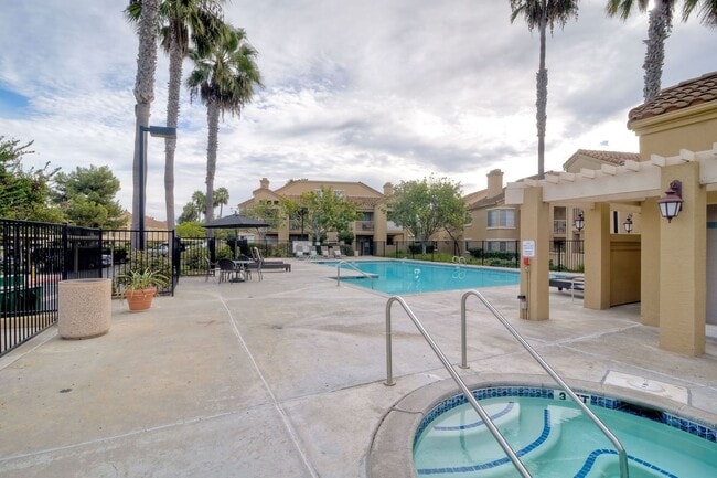 Building Photo - Bright One bedroom, one bath home in Mira Mesa!