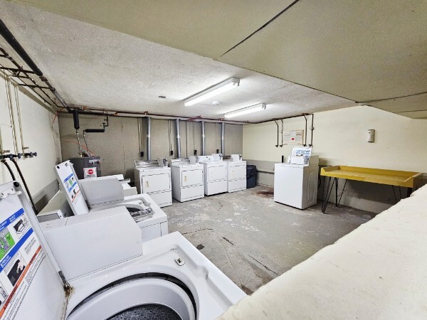 Building Photo - 17 Wysocki Dr