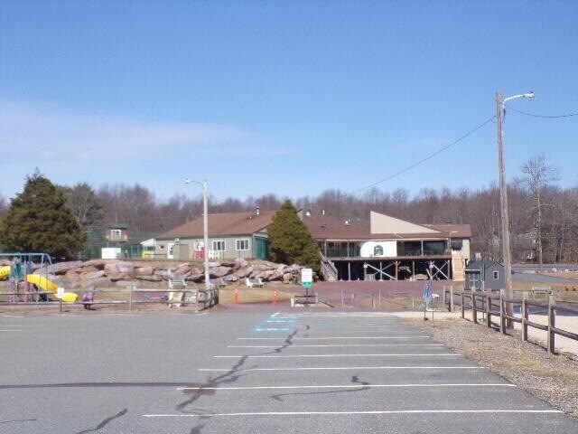 Building Photo - 64 Hugo Dr