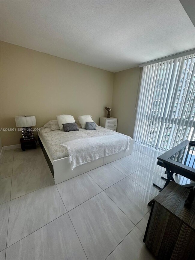 Building Photo - 335 S Biscayne Blvd