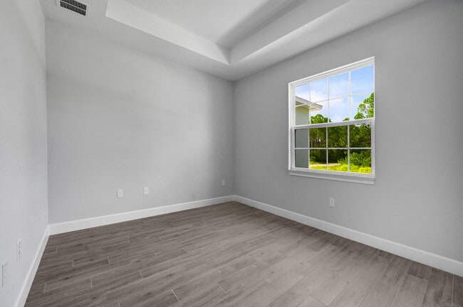 Building Photo - 2651 Quentin Ave SE