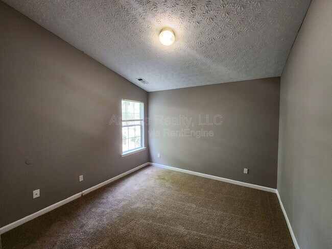 Building Photo - 4519 Swan Trce