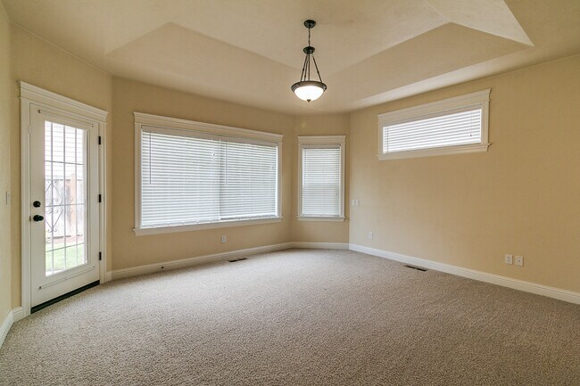 Building Photo - Beautiful 4-Bedroom, 3-Bath Home With Central Heat & A/C!