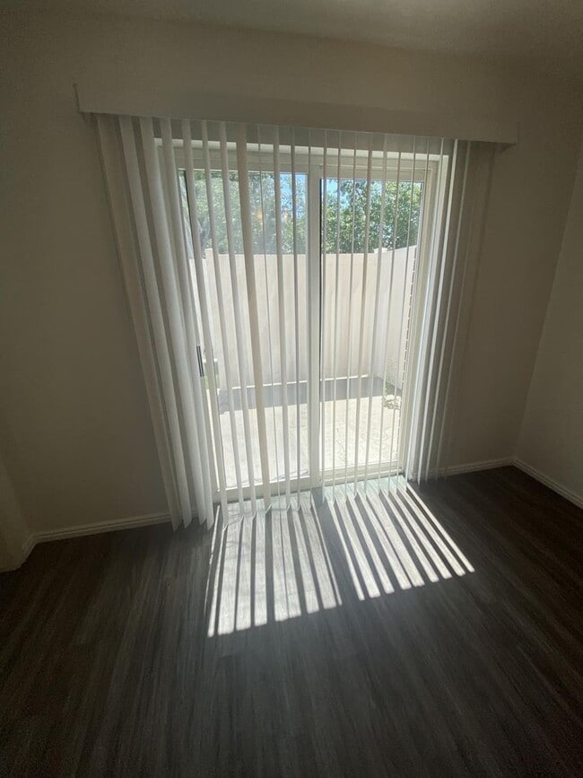 Building Photo - 295 W 600 N