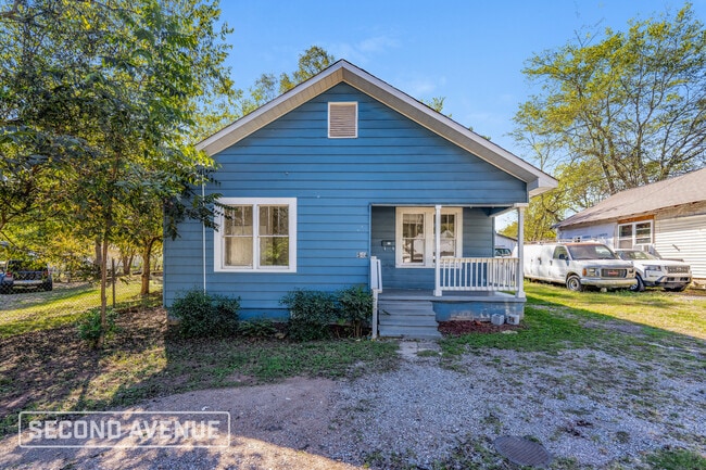 Building Photo - 544 7th St S