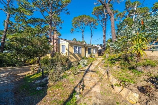 Building Photo - 24736 Dolores St