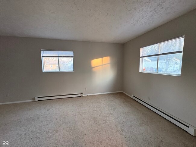 Building Photo - 6125 Kingsley Dr