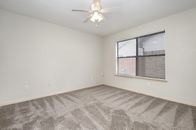 Building Photo - 1521 Wheatfield Ct