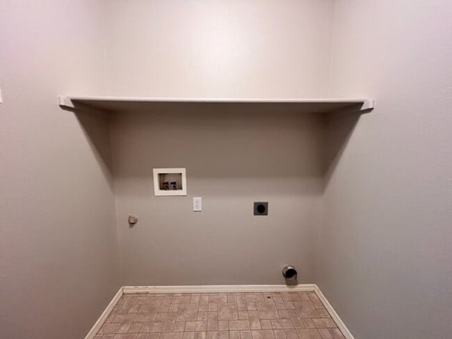 Building Photo - 13037 W Peachleaf Ct
