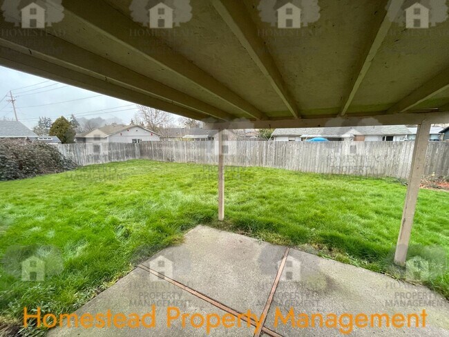 Building Photo - Homestead loves their tenants! 1/2 one months rent!