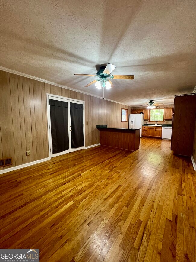 Building Photo - 6695 Courtney Dr