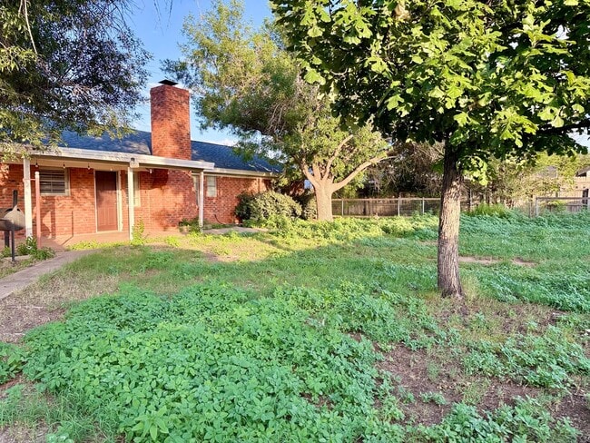 Building Photo - 2213 Culver Dr
