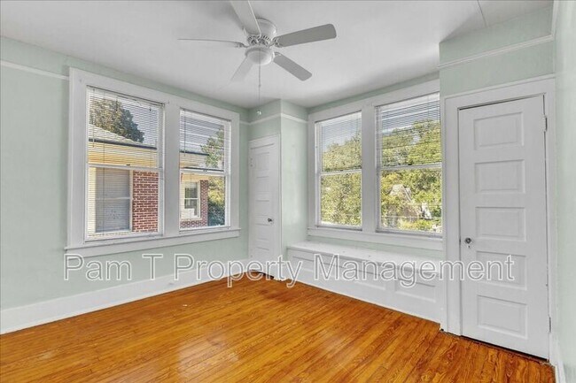 Building Photo - 214 E 48th St