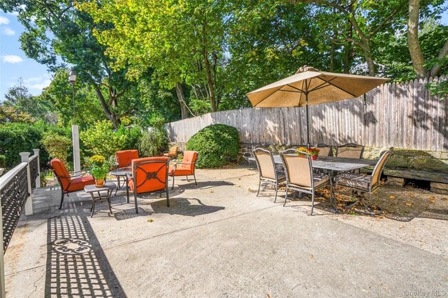 Building Photo - 49 Weaver St