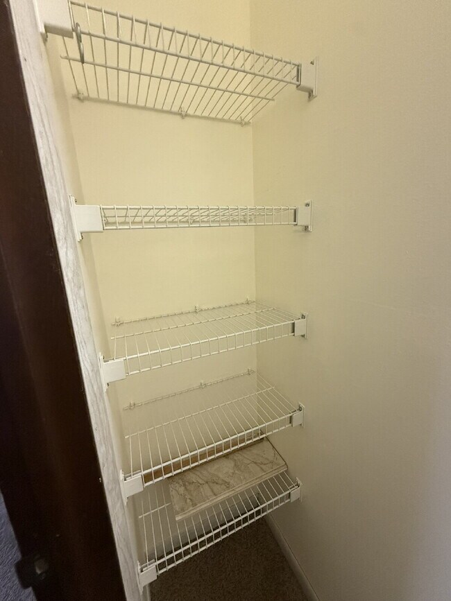 Building Photo - Charming 1 Bedroom Retreat in Kent- Cozy 520 sq ft Haven!