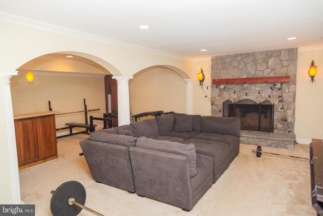 Building Photo - 500 Springvale Rd