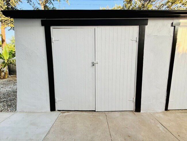 Building Photo - 2922 8th Ave