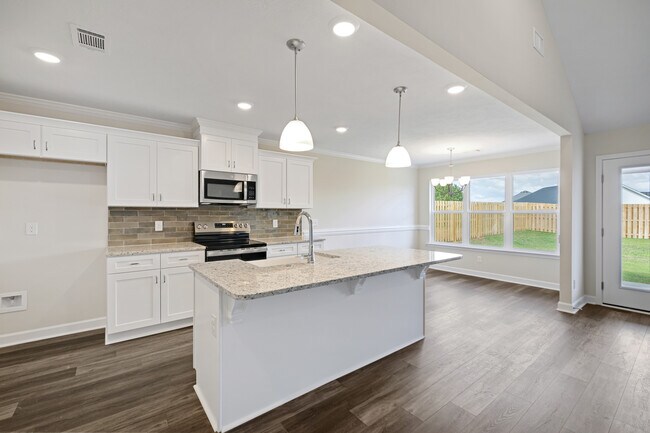 Building Photo - 8850 Snelling Dr