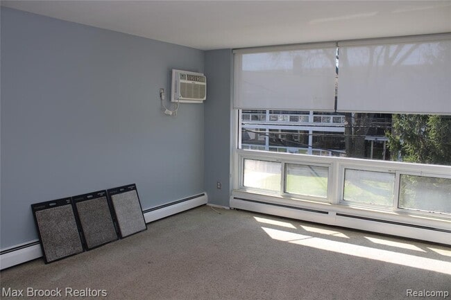 Building Photo - 150 Bird Ave