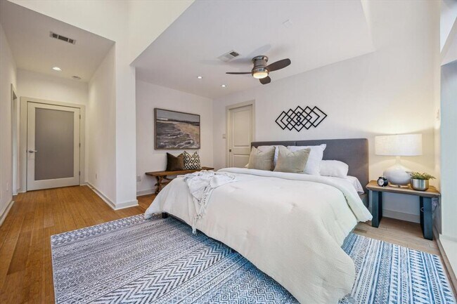 Building Photo - 133 Frederick St