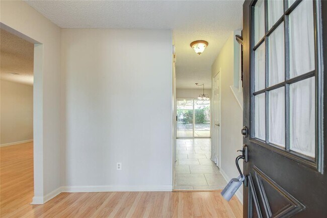 Building Photo - 7803 Maple Brook Ln