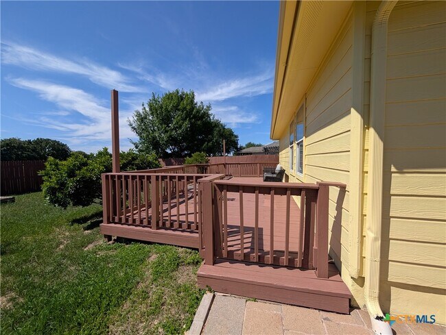 Building Photo - 369 Starling Creek