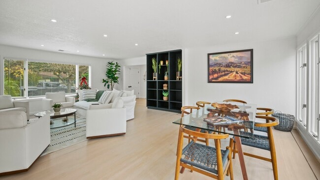 Building Photo - 1819 Cedar St