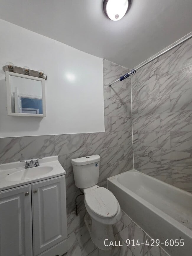 Building Photo - 194 1/2 Buena Vista Ave-