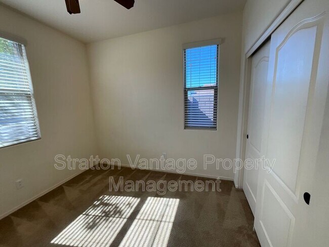 Building Photo - 3432 E Russell St