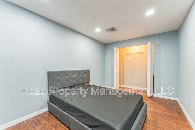 Building Photo - 465 Rio Grande Ln