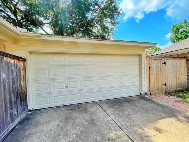Building Photo - 3015 W Steepbank Cir
