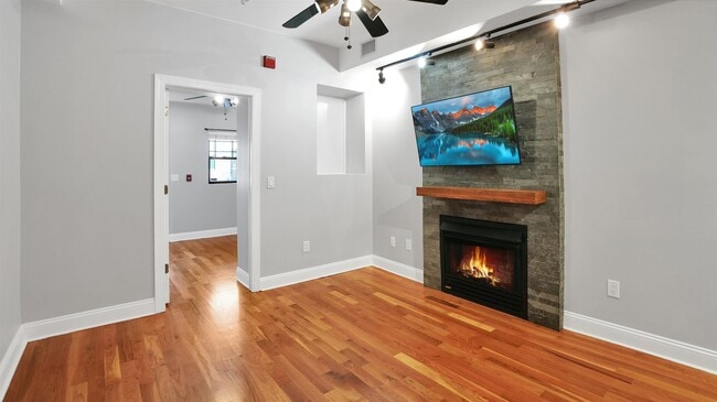 Building Photo - 717 Adams St