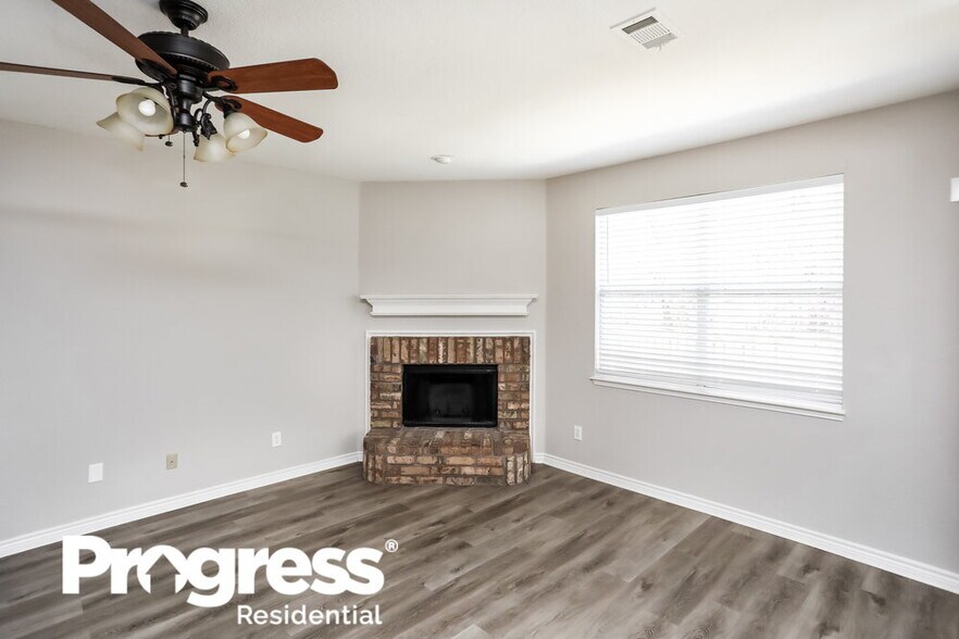 Building Photo - 1124 Golden Eagle Ct