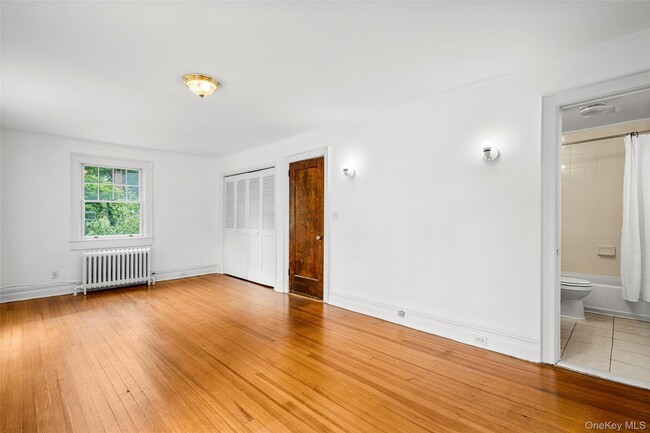 Building Photo - 21 Forest Park Ave