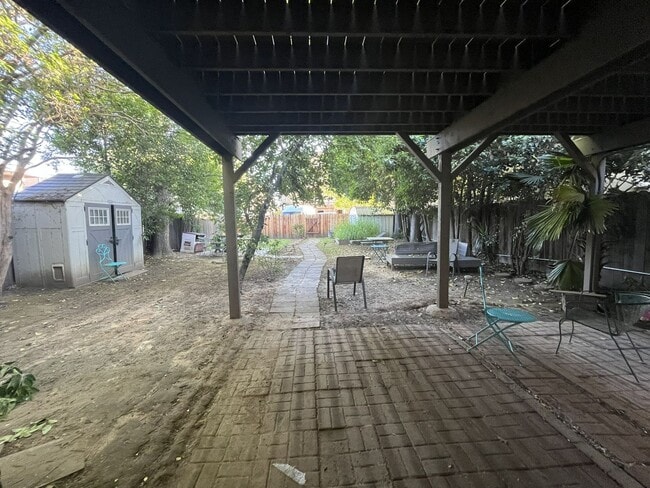 Building Photo - SAC T-2612-2614