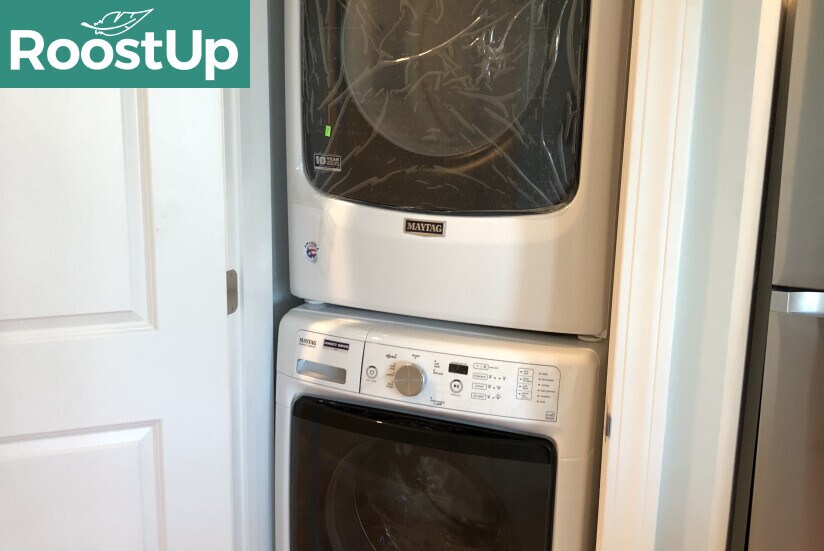 Building Photo - Furnished Bedroom with Private Bath in Cambridge