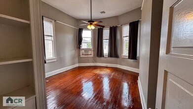 Building Photo - SPACIOUS 5Bed/3Bath just around the corner from Maple Street action! Text (727) 459-4141!