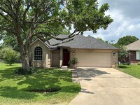 Building Photo - 243 Fantasy Ln