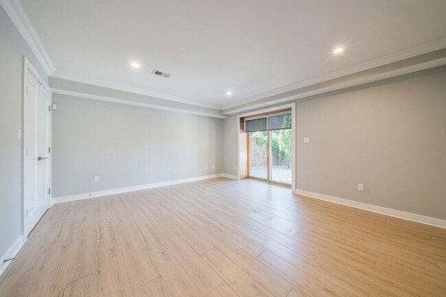 Building Photo - 225 Columbia Ave