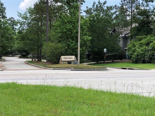 Building Photo - 131 N Villa Oaks Dr