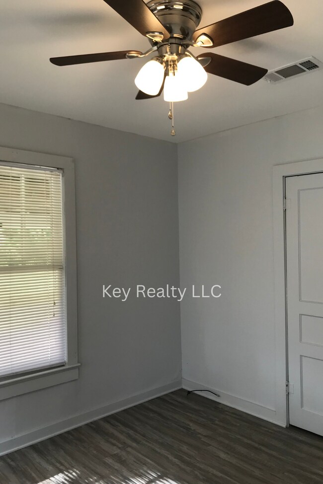 Building Photo - 21046 US-167