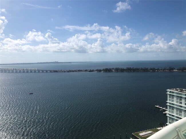Building Photo - 1643 Brickell Ave